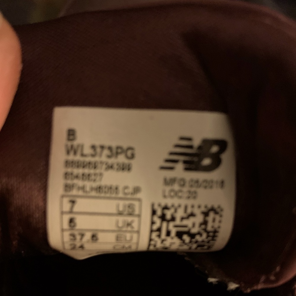 New Balance deep purple sneakers - Picture 2 of 6